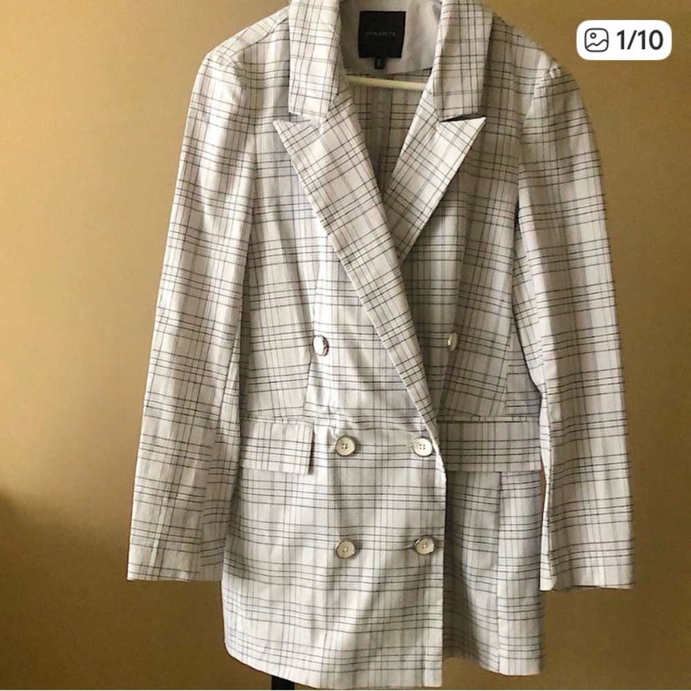 🤍🩶 Theory White and Gray Plaid Blazer 🤍🩶